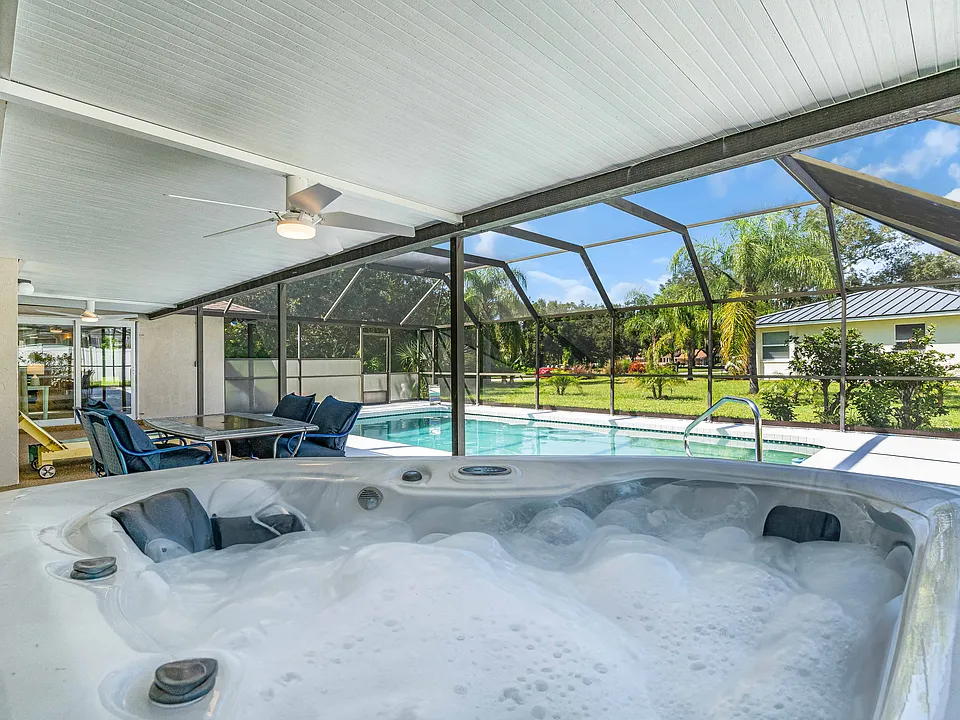 1329 Pinebrook Way