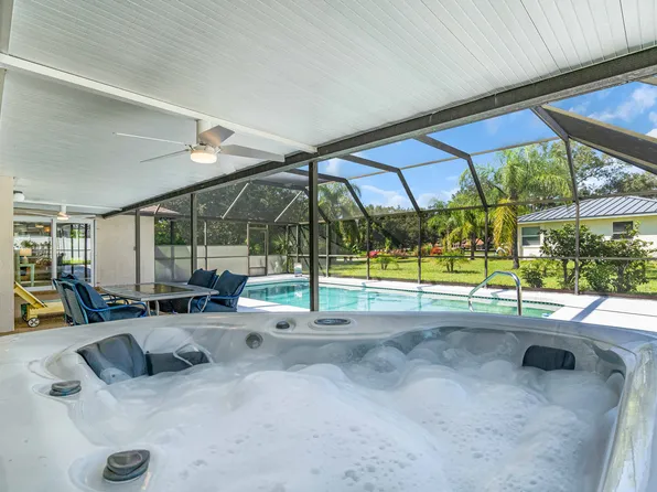1329 Pinebrook Way, Venice, FL 34285