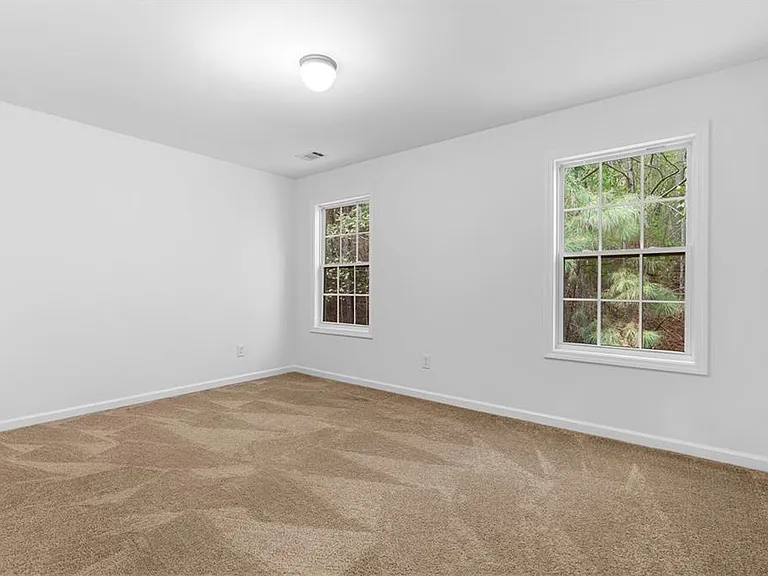 80 Castle Ct — Photo 9