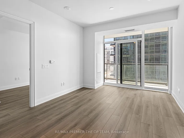 10 Gatineau Dr #817 — Photo 11