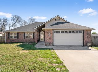 506 Maci Ct, Siloam Springs, AR 72761