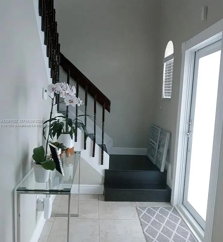 Galeria Iii Condo — Photo 2