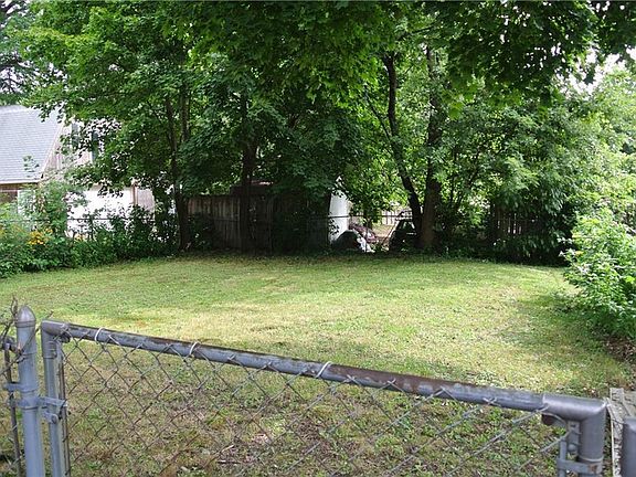 4th image of 1733 6th St