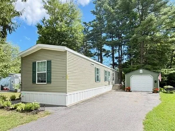 22 Clayton Dr, Saco, ME 04072