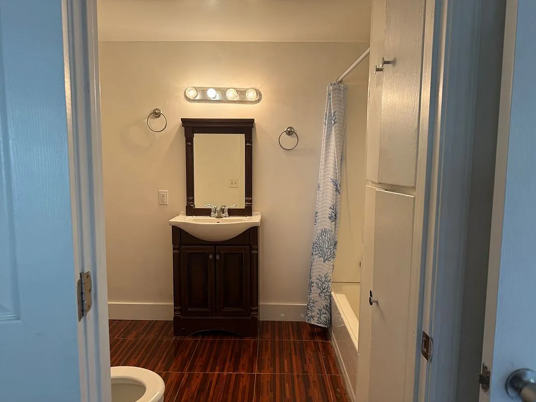2 bed, 1.0 bath, 1092 sqft, $1,800 — Photo 4