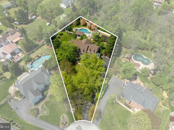 301 Bell Ct, Exton, PA 19341