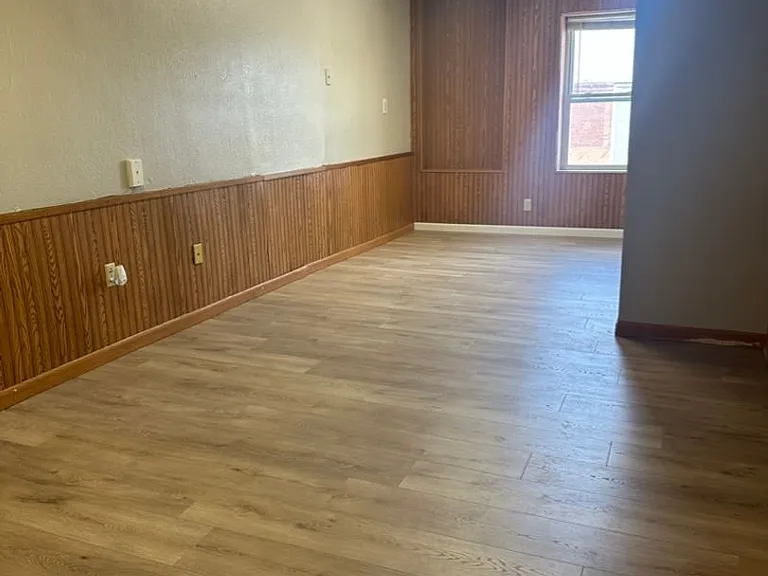 138 N Main St — Photo 1