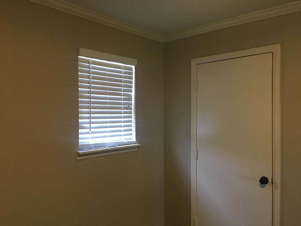 2nd image of 503 W Davis St