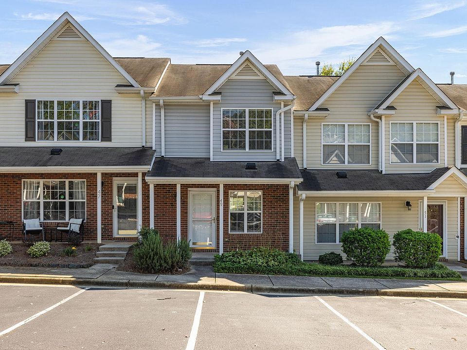 1st image of 49 Tannenbaum Cir