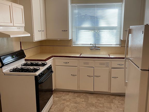 5th image of 428 N San Mateo Dr