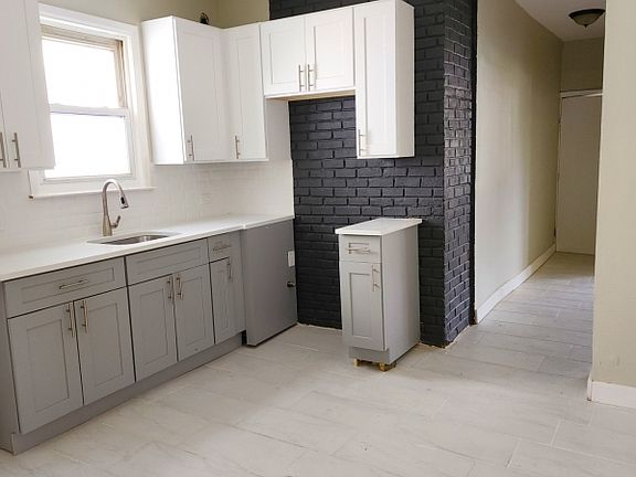 2nd image of 899 S 19th St Floor 2