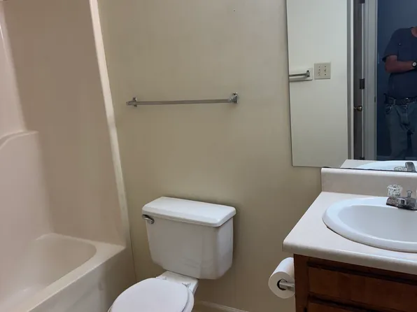435 Haltiwanger Rd #35, Greenwood, SC 29649