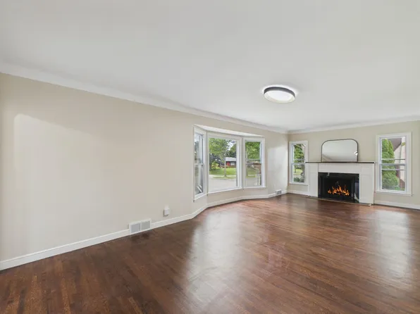 1599 Highland Pkwy, Saint Paul, MN 55116