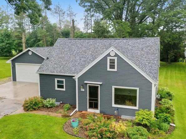 427 Lincoln St, Pulaski, WI 54162