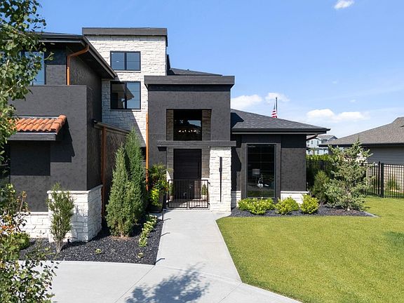3rd image of 5403 N 292nd Cir