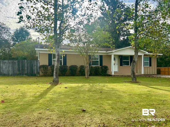 187 Van Hoosen Rd, Flomaton, AL 36441