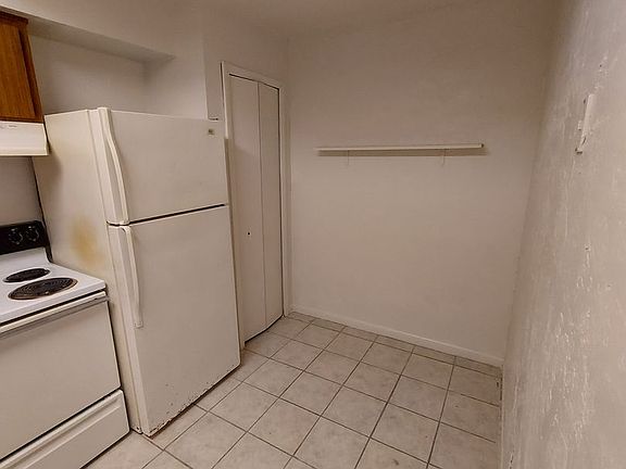 4th image of 5871 NE 35th St Unit 2
