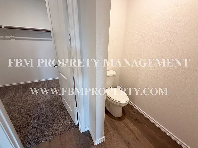 329 Thoroughbred St — Photo 19