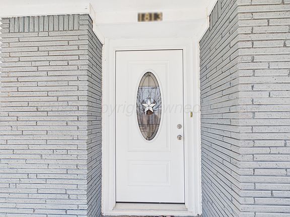 3rd image of 1813 Fir St