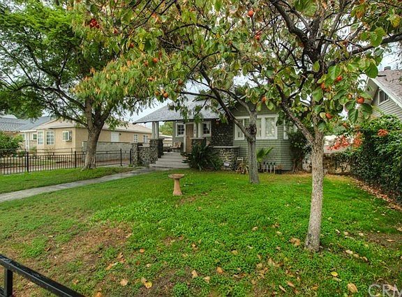 3rd image of 140 N Bonita Ct