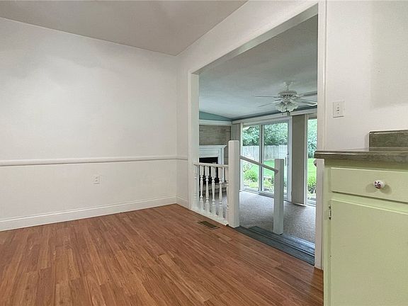 4th image of 686 Shook Rd