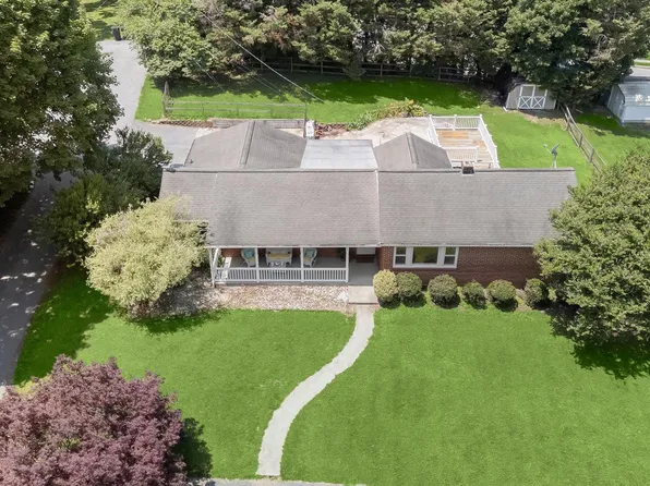 7416 Centre St, Sykesville, MD 21784