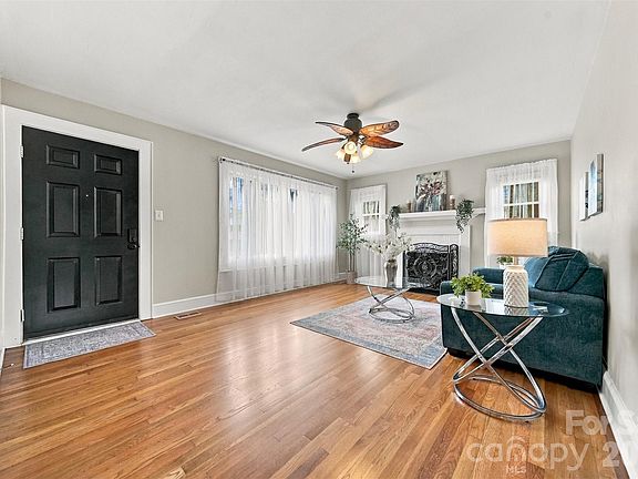 4th image of 4273 Springs Rd