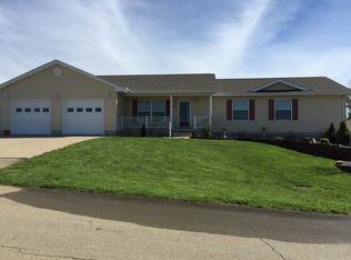 53 Dove Ct, Farmington, MO 63640