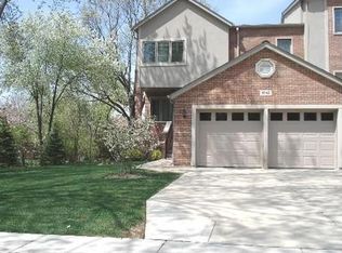 1904 Monroe Ave #6, Glenview, IL 60025