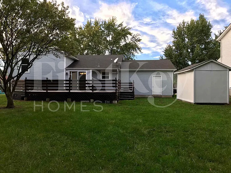 1037 Pegasus Cir — Photo 26