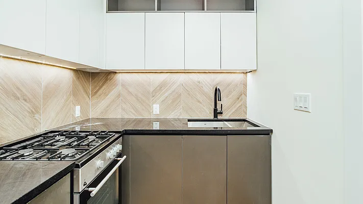 Rented by Nooklyn NYC LLC | media 21