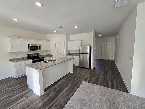4th image of 73 Rowlett Pl