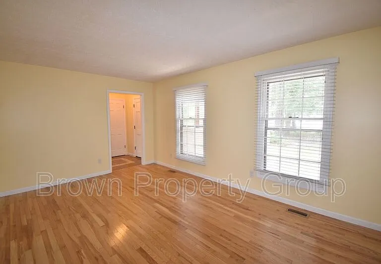 333 McFadyen Dr — Photo 3