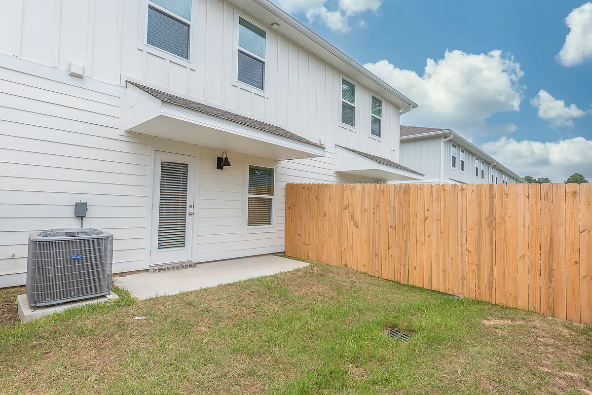 Building Photo - 8706 Meadow Flower Ln