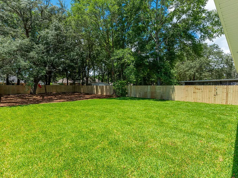 1404 Hickory St — Photo 38