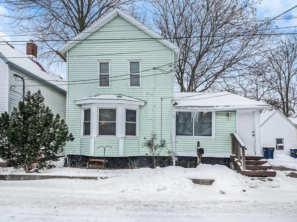 16 Vandenberg Pl SE, Grand Rapids, MI 49506