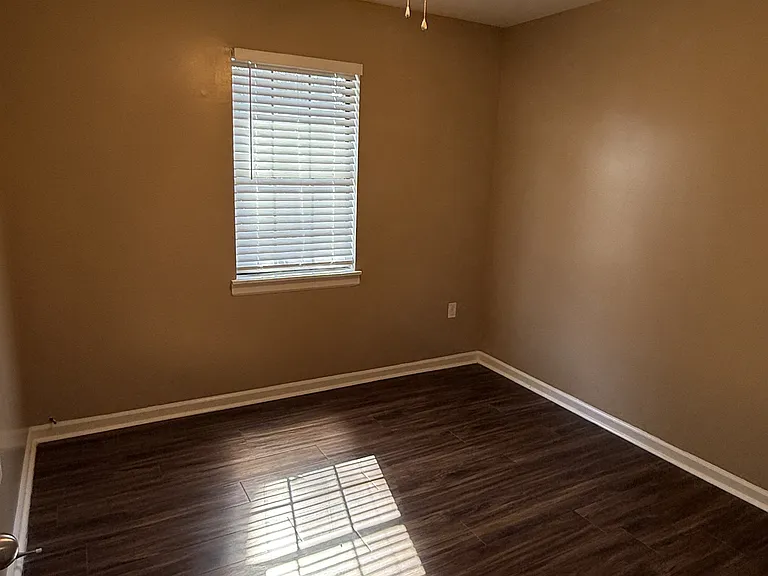 4082 Spencer St — Photo 12