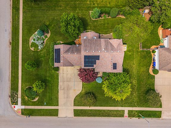 5th image of 3102 Wisteria Ln