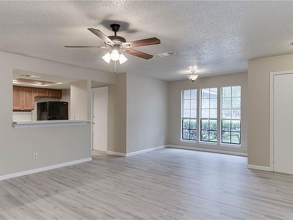 5th image of 2609 Alcott Ln APT A