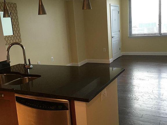 4th image of 2451 Midtown Ave #821