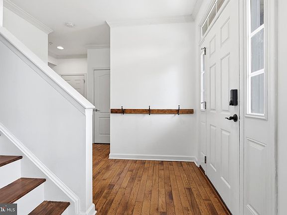 4th image of 300 Catoctin Ave