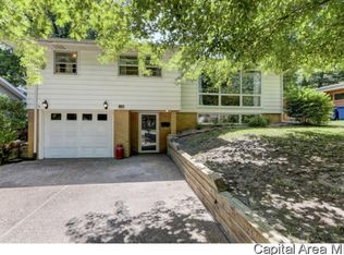 910 Greenview Dr, Springfield, IL 62704