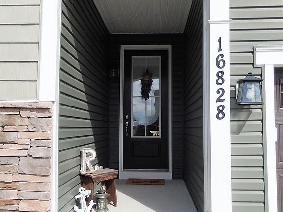 5th image of 16828 Bellevue Ct