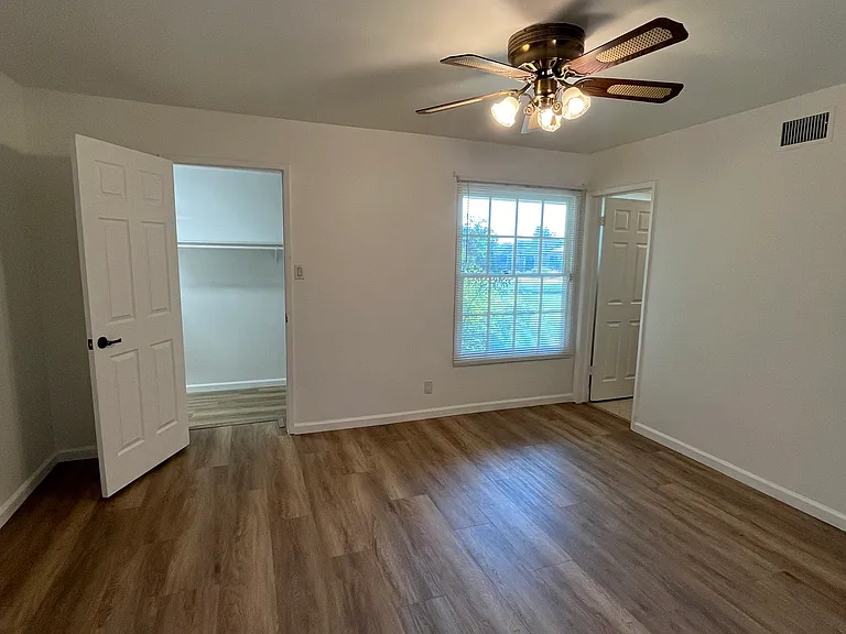 6619 Neddy Ave — Photo 10