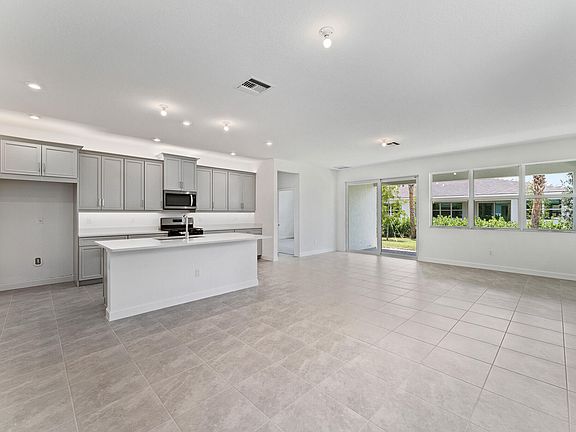 4th image of 9858 SW Veronese Drive