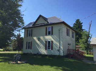 232 N 3rd St, Harpers Ferry, IA 52146