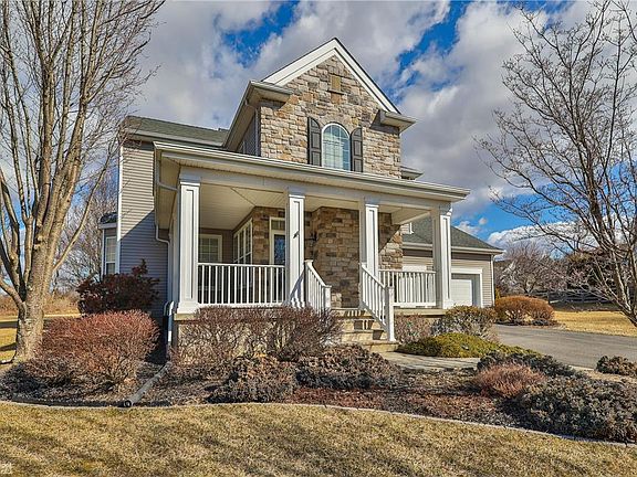 3rd image of 2786 Meadow Lane Dr