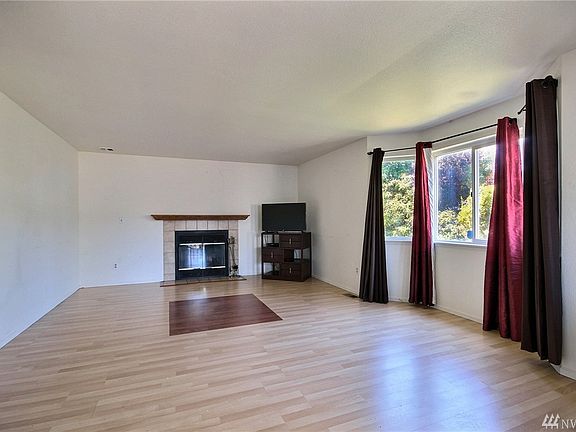 5th image of 3127 58th Ave NE