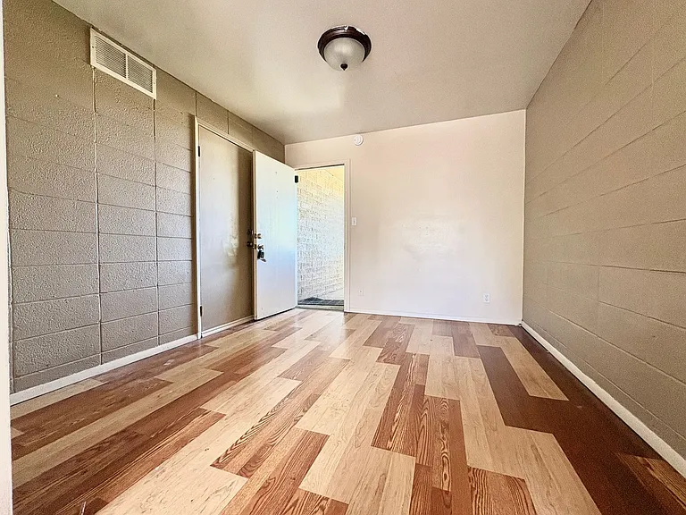 805 S Cheyenne St — Photo 5