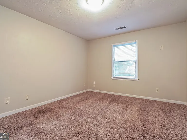 564 Clubhouse Dr SE — Photo 16